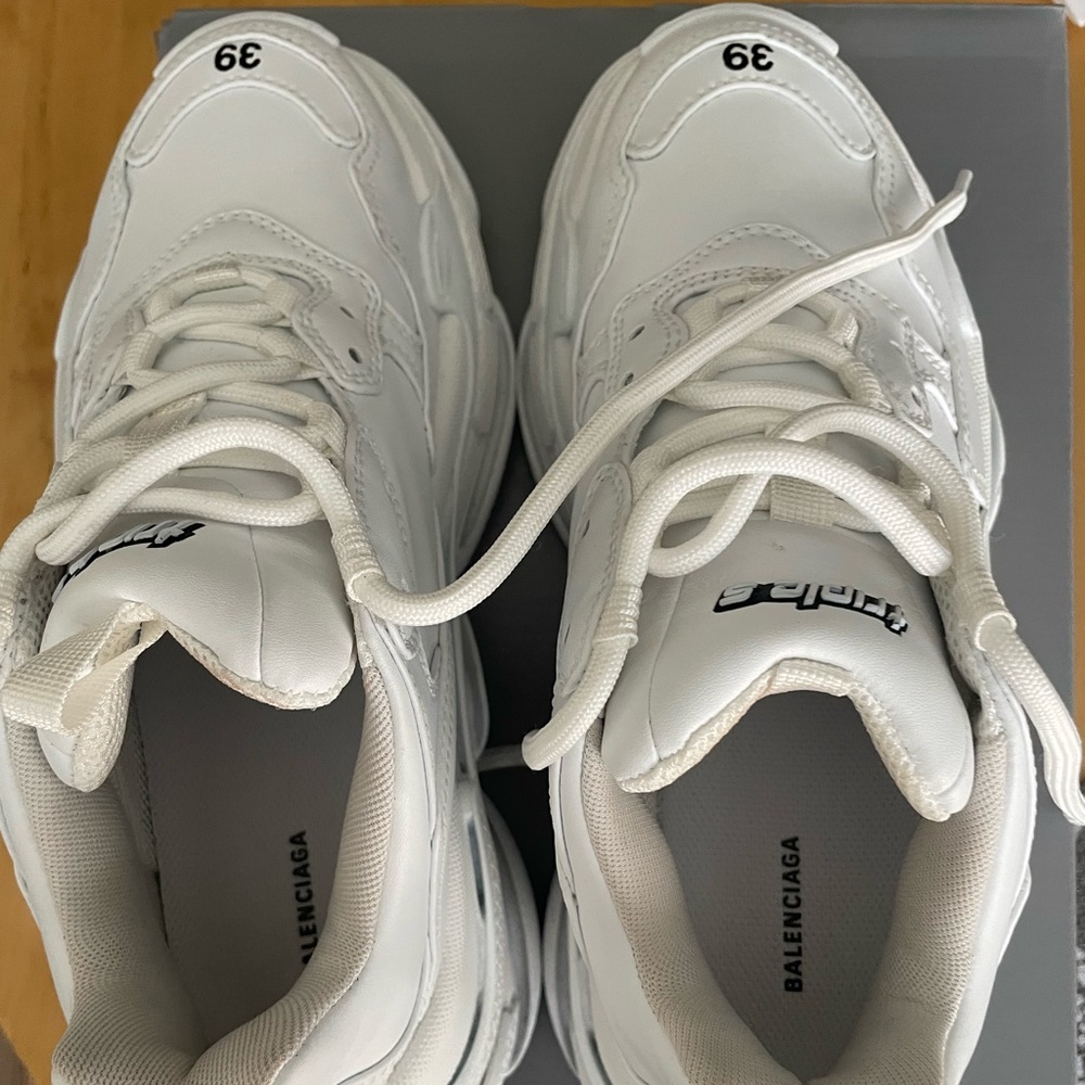 Womens Balenciaga Sneakers.